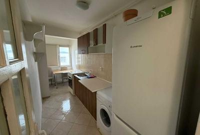 Garsoniera Tractorul decomandata,mobilata 58000 Euro - 2