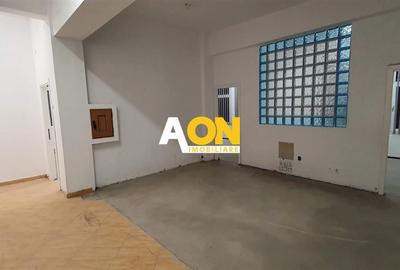 Birou, de 288 mp, în Central