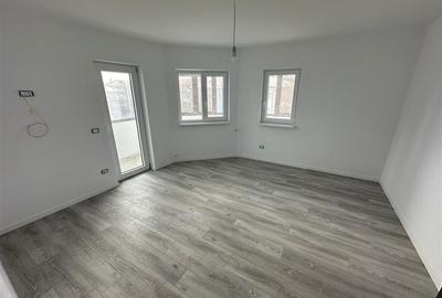 Ap 4 cam, complet renovat NOU, zona Scola nr 3, Al Vlahuta,et 3/4 - 8