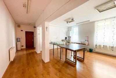 Spațiu comercial, 57 mp în Florești