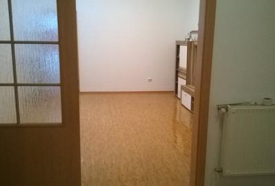 ,3 cam in vila,2 intrari,parter,PARCARE 2 -3 AUTOTURISME, - 10