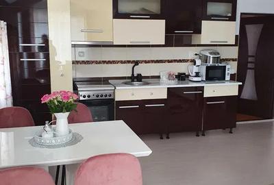 Apartament cu 2 camere semidecomandat, mobilat în Florești