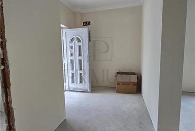 Duplex deosebit - zona excelenta - toate utilitatile - finisaje TOP - 32
