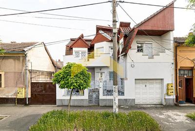 Casa de vanzare in zona centrala str. Mihai Eminescu - 13