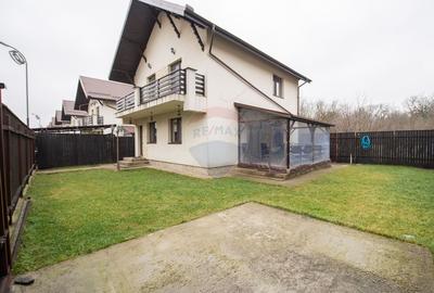 Casă cu 4 camere în Dragomirești-Deal
