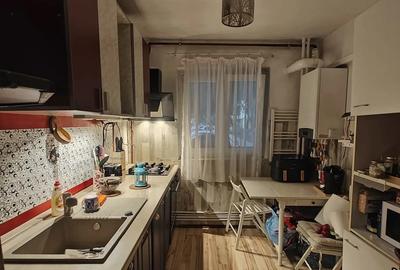 De vanzare-Apartament 3 Camere Decomandat – Confort Modern, Dotări Full &Rahova - 4