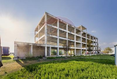 Teren cu construcție de beton, de vânzare, 3754 mp – zona Aradul Nou - 1