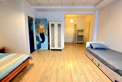 Apartament cu 5 camere si curte de 358 mp. - 40