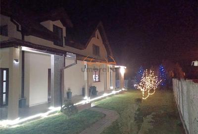 Casă cu 4 camere în Corușu