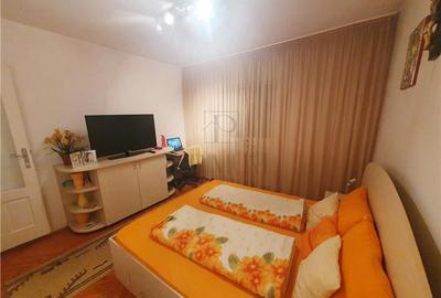 SOARELUI - 3 CAM - 2 BAI - SPATIOS -  CENTRALA PROPRIE - ETAJ INTERMEDIAR - ZONA - 4