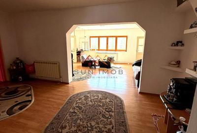 Casă P+1E cu teren generos de 697 mp, zona foarte buna Campina, PH - 8