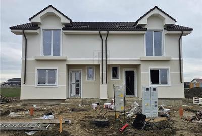 Duplex 4 camere - dormitor la parter - bucatarie inchisa - canalizare - 1