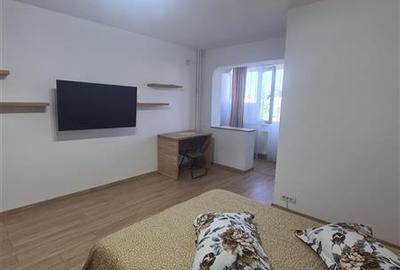 Titan, cocheta, renovata, mobilata, utilata, metrou. - 1