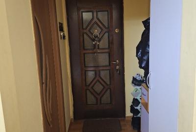 Vând apartament 2 camere Micro 3 ste Narciselor nr 4 - 4