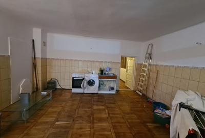 Casa zona centrala Adjud - renovata si mobilata - 6