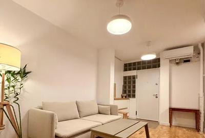 Apartament cu 3 camere semidecomandat în Gara de Nord