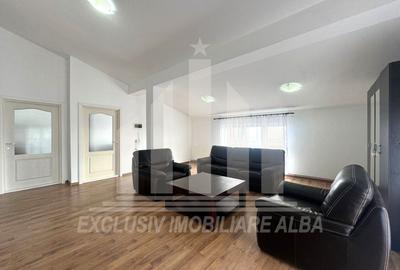 Apartament cu 3 camere decomandat, mobilat în Cetate