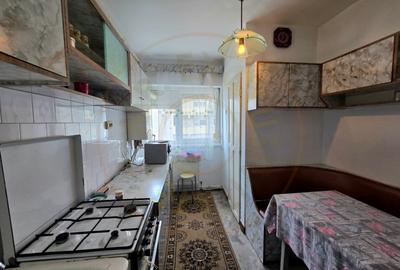 De vânzare apartament 4 camere Careiului Satu Mare - 2