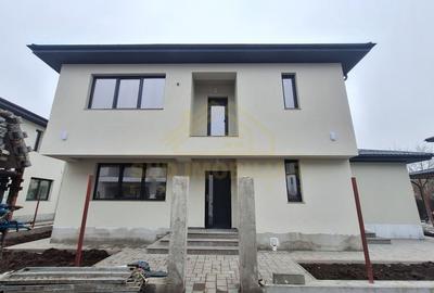 Casă individuală cu 5 camere în Central