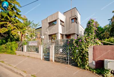 Casa individuala cu arhitectura Art Deco localizata in centrul orasului Galati