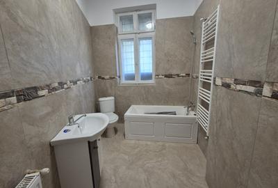 Casa de vanzare in Alexandria – Central, 7 camere, 4 spatii comerciale, renovata - 13