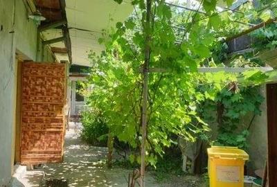Zona Liceu Balcescu Casa caramida+boltari cu teren=158 mp, Deschidere 8,8m - 16