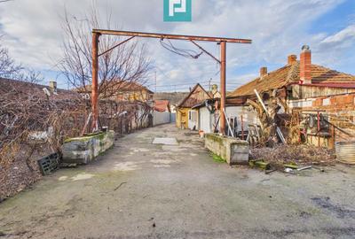 Ieftin-Casă 70mp + Hală 100mp, Str. Navigatorilor - 12