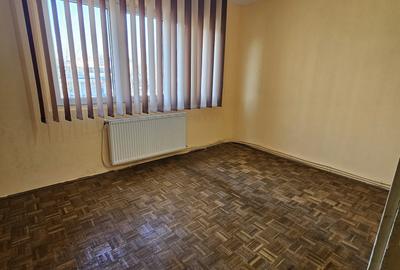 PROPRIETAR!! Apartament 3 camere Et 1 zona Victoria / Aleea Romanitei !! - 6