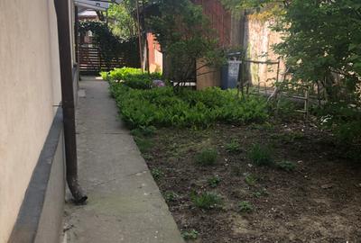 De vanzare casa curte comuna pe str Aurel Vlaicu 5 min Stefan cel Mare - 12