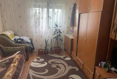 Garsoniera de vanzare , zona centrala -Inspectoratul Scolar , decomandata , et 3 - 1