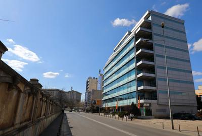 Forum III – Birouri clasa A de inchiriat zona Metrou Izvor - Parlament - 2