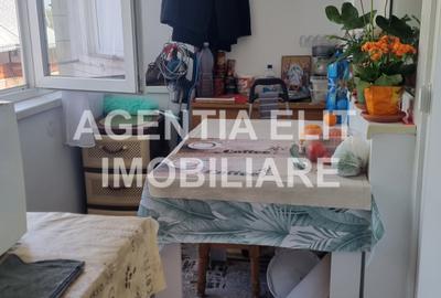 Garsoniera, bloc de apartamente, zona Mall - 4
