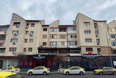 Apartament cu 4 camere decomandat în Central