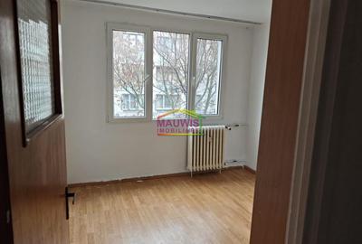 Vand apartament 3 camere Piata Straduintei - Niculitel - 7