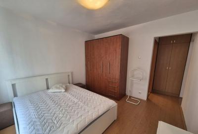 Închiriez apartament cu 3 camere,  centru - 4