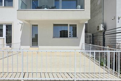 Studio in Mamaia Nord, pe partea cu marea - terasa si loc de parcare - 8