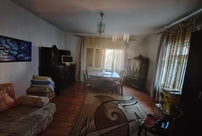 Casa 3 camere libera la vanzare CRISTIAN - 1