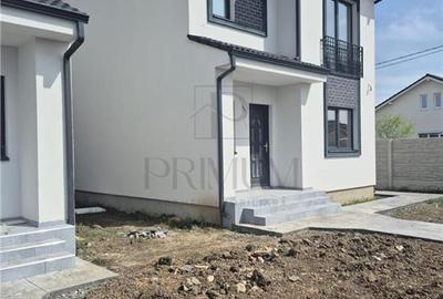 DUPLEX INDIVIDUAL -   Despartit prin camera Tehnica  - bucatarie inchisa -  2 Fr - 2
