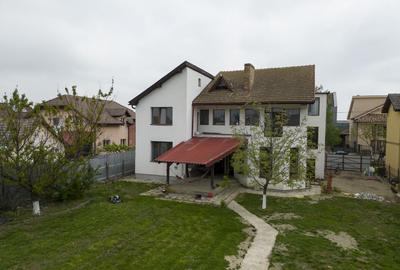 Casă individuală cu 6 camere în Săcălaz