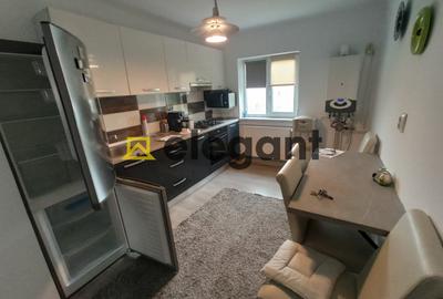 Apartament cu 3 camere decomandat, mobilat în Rovine