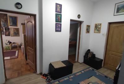 Vand apartament 3 camere in vila, cartierul Dambul Rotund - 11