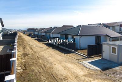 Casă individuală cu 4 camere în Sânpetru