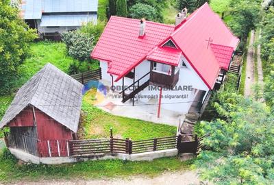 Casă individuală cu 4 camere în Ceahlău