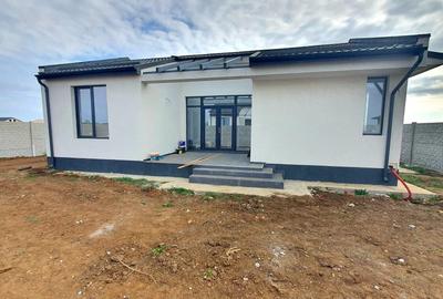 Casă individuală cu 4 camere în Berceni