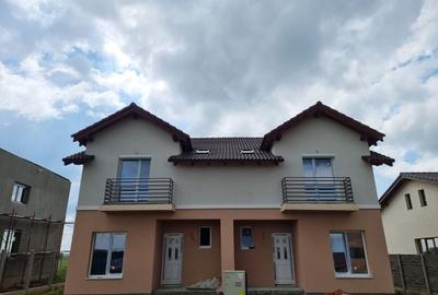 Duplex cu 4 camere în Moșnița Nouă