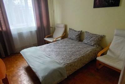 Apartament cu 2 camere decomandat, mobilat în Titan