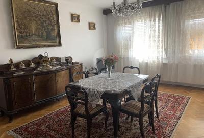Apartament 3 camere în zona STRAZII HOREA - 8