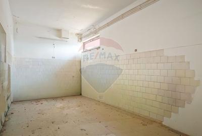 Spații comerciale de închiriat în Bod, suprafață 535 mp,  3 intrări - 16