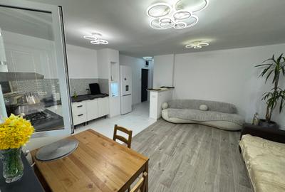 Apartament cu 2 camere semidecomandat în 1 Mai