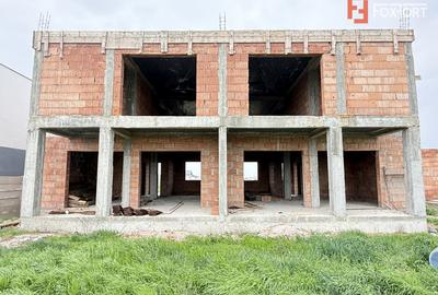 Duplex intreg 8 camere, LA ROSU, de vanzare in Sacalaz, la intrare - 5
